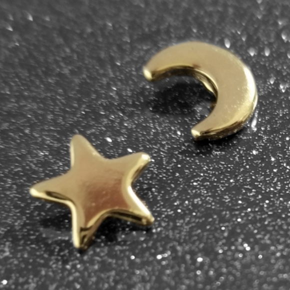 Small Gold Tone Star & Moon Earrings - Picture 2 of 3